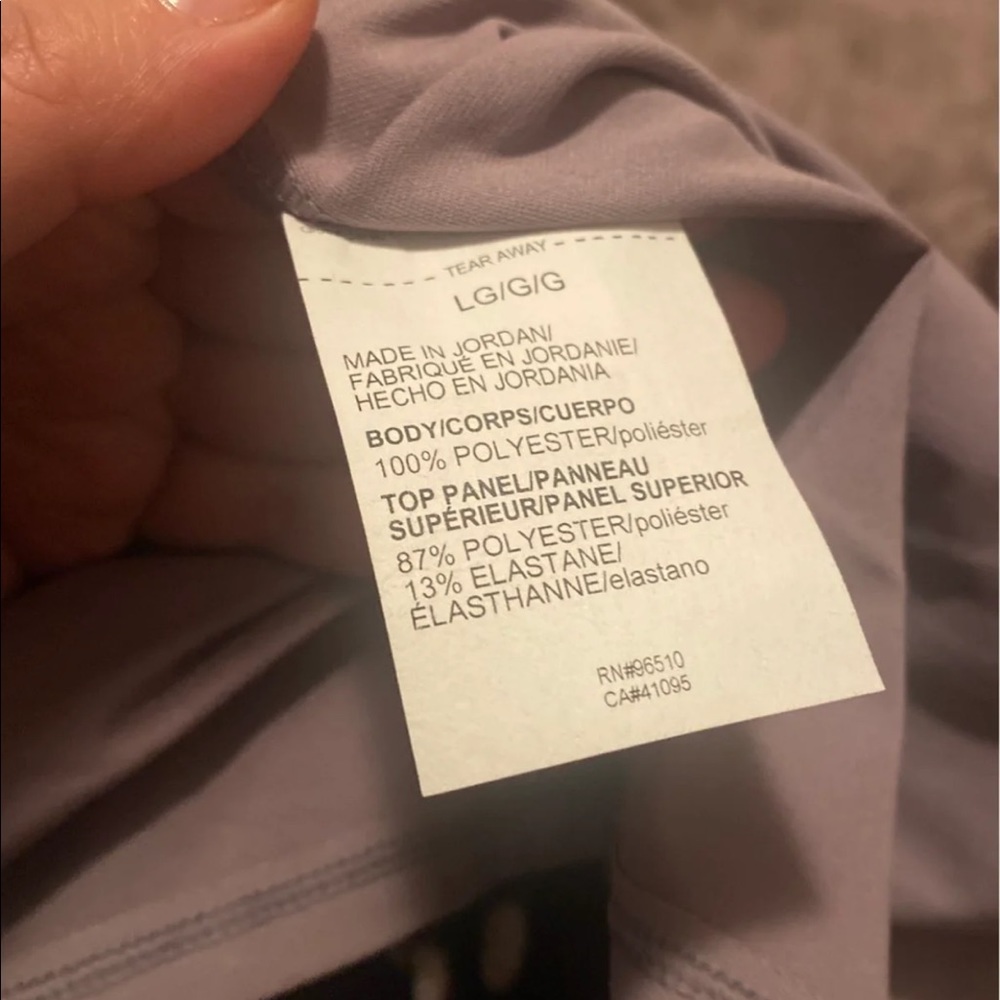 Under Armour Pull Over - Picture 10 of 11